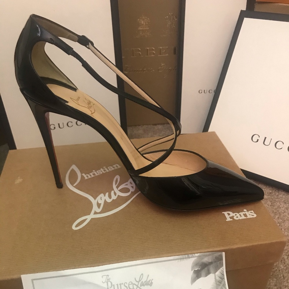 Christian Louboutin Black Patent Leather Pointed Toe Pumps with Red Soles - Picture 5 of 14